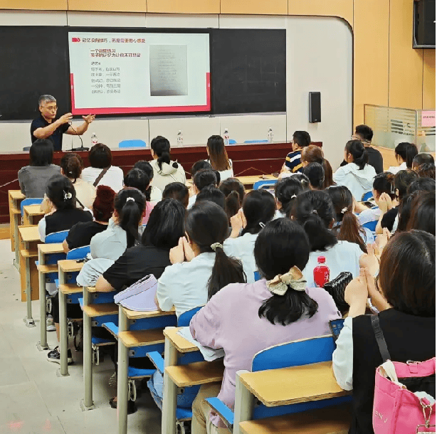 星辉平台-光明日报出版社签约作家窦羿老师，受邀出席枣庄市薛城区第八届书香文化节