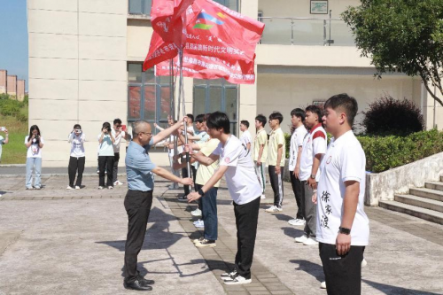 星辉平台-江西财经大学现代经济管理学院赴宜春高安市乡村振兴促进团正式启程！